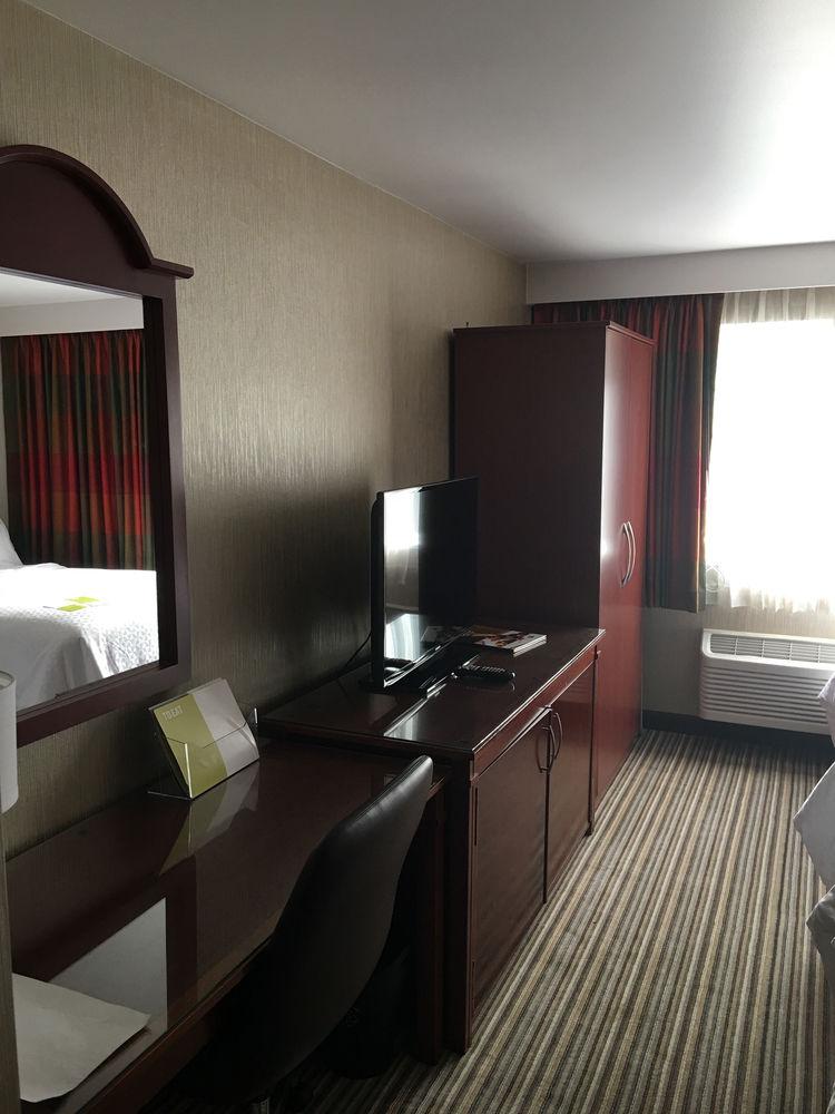 Four Points By Sheraton & Conference Center 3*