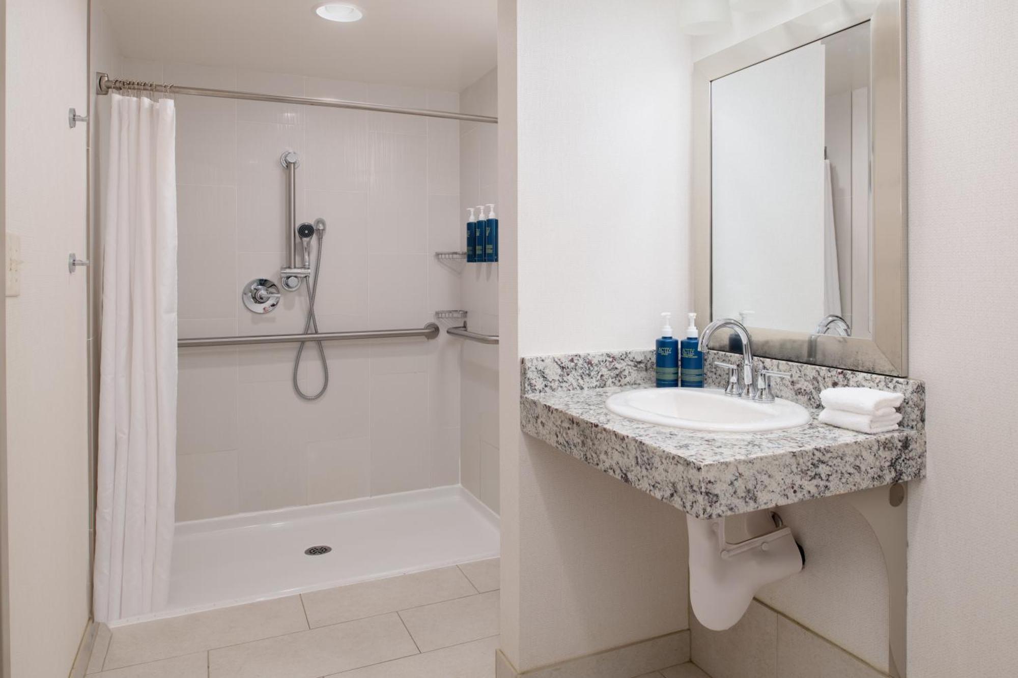 Four Points By Sheraton & Conference Center Hotel 3*