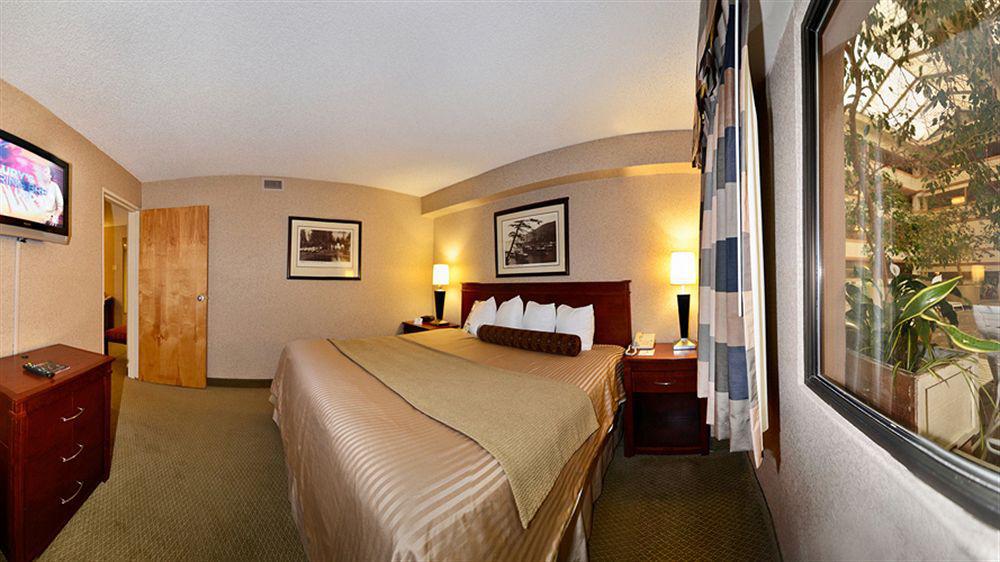 Four Points By Sheraton & Conference Center 3*