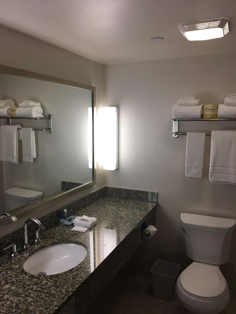 Four Points By Sheraton & Conference Center Hotel
